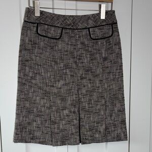 LOFT Elegant Black and Gray Women's Skirt Size 4